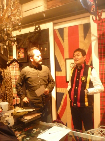 �摜(351x468)�E�g��摜(480x640)