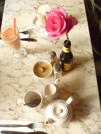 �摜(351x468)�E�g��摜(480x640)