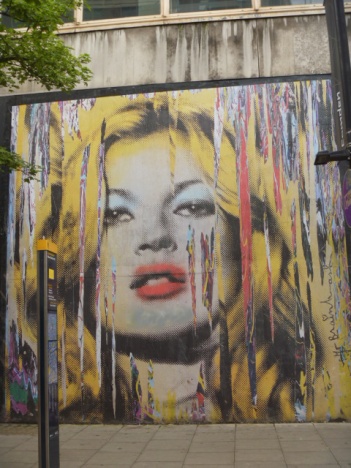 �摜(351x468)�E�g��摜(480x640)